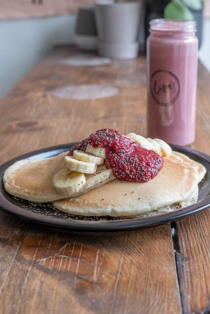 Liza's is a health food cafe, offering breakfast and lunch, smoothies and acai bowls, coffee and tea. All of our offerings are gluten free and dairy free.