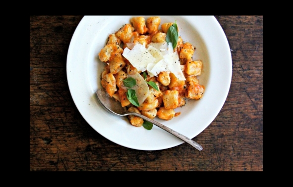 This rich Tomato Sauce recipe provides a bright and lively counterpoint to the simple Gnocchi. 